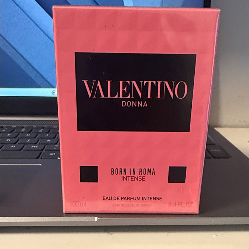 Valentino Donna Born in Roma Intense - Pink Box
